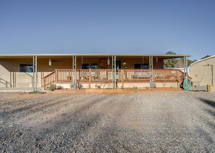 Near Hiking & Wineries: Charming Camp Home! Holiday home Camp Verde