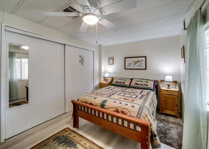 Holiday home Near Hiking & Wineries: Charming Camp Home!