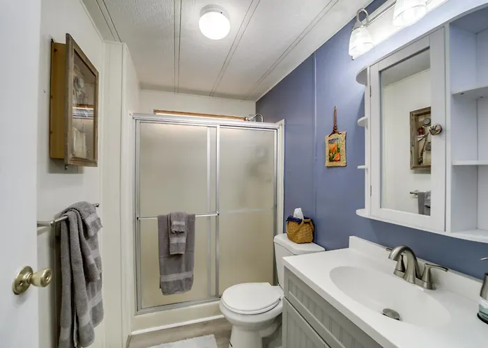 Near Hiking & Wineries: Charming Camp Home!