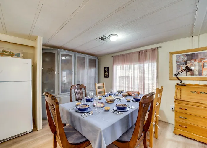 Near Hiking & Wineries: Charming Camp Home! Holiday home Camp Verde