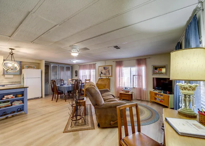 Near Hiking & Wineries: Charming Camp Home! * Camp Verde